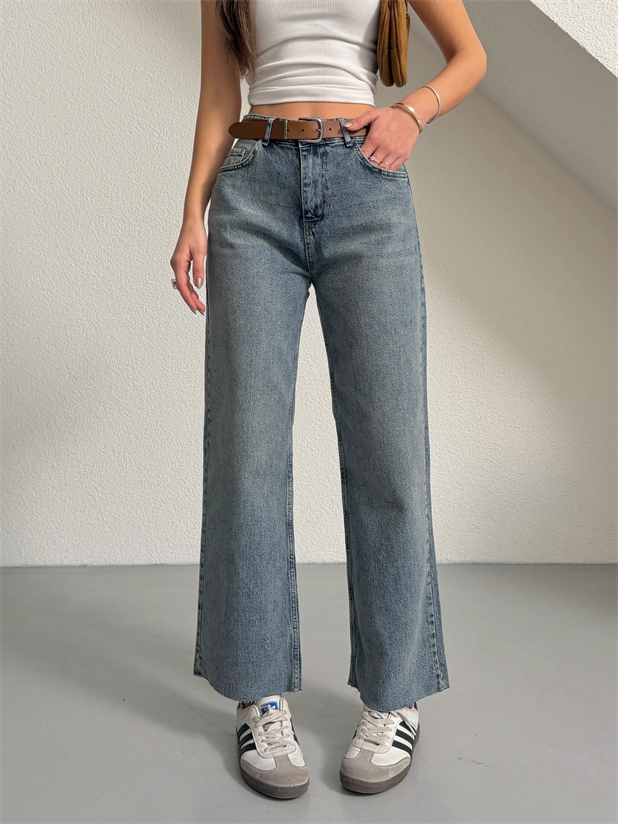 Kemerli Kesik Paça Jean - Mavi Yıkama