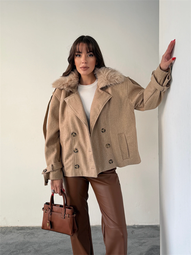 Apolet Detay Kürklü Kaşe Mont  - Camel