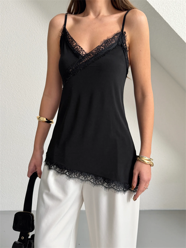 Dantel Detaylı İp Askılı Bluz - Siyah