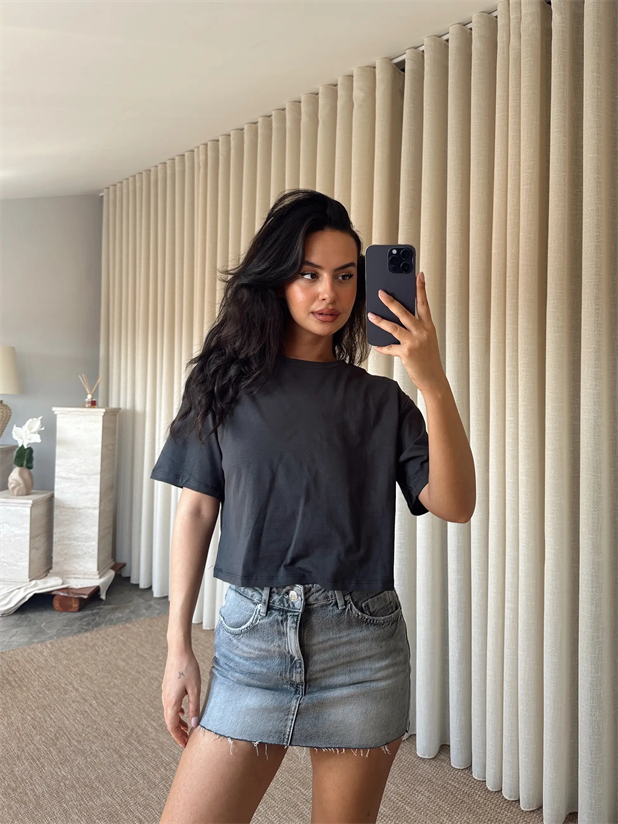 Düz Kısa Kol Crop Basic - Füme