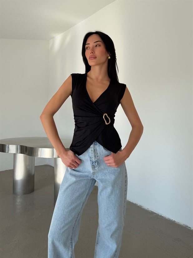 Kruvaze Yaka Tokalı Bluz - Siyah