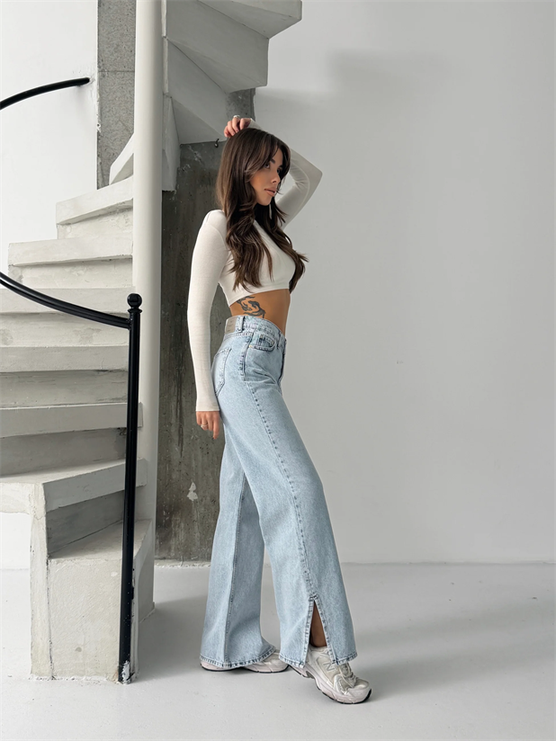 Paçası Yırtmaçlı Jean  - Açık Mavi