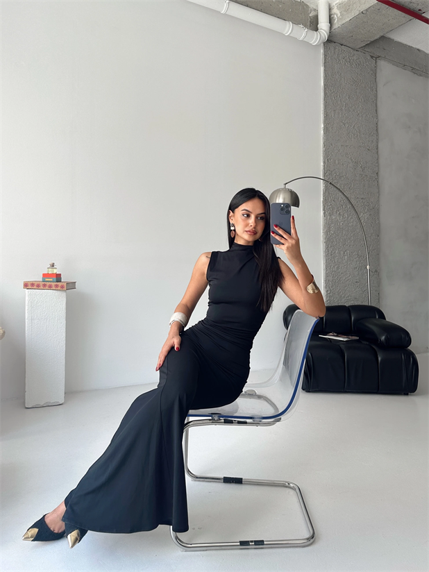 Kolsuz Drapeli Maxi Elbise - Siyah