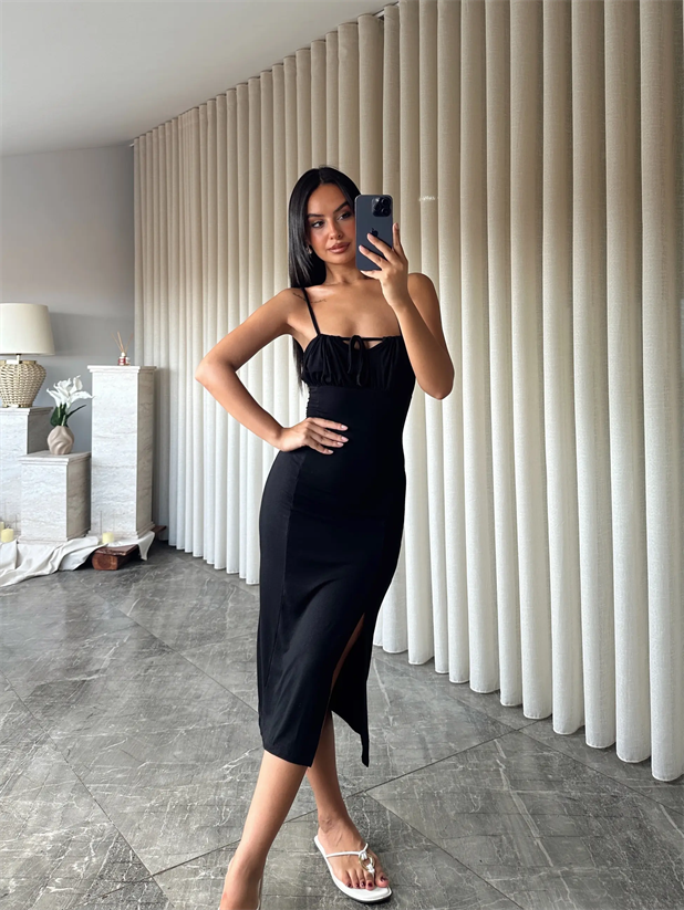 Göğüs Kulplu Askılı Elbise  - Siyah