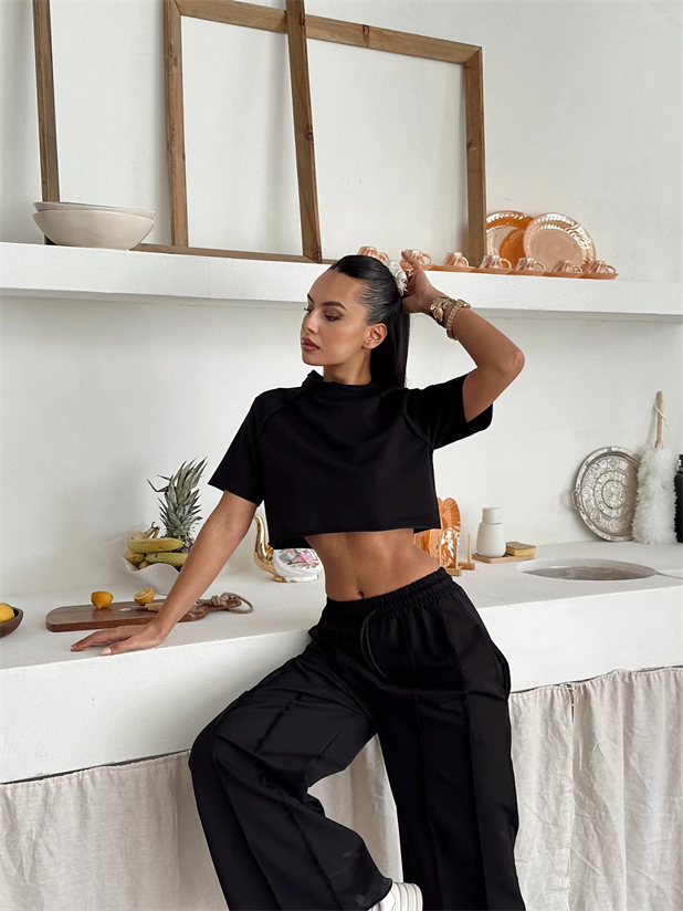 Ters Dikiş Detay Crop Takım - Siyah