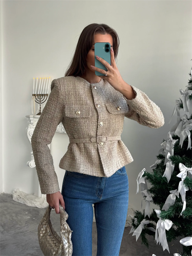 Kemer Detaylı Düğmeli Ceket - Bej