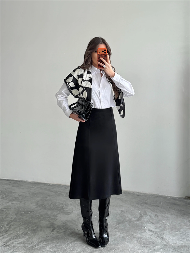 Yanları Çımalı Midi Etek - Siyah