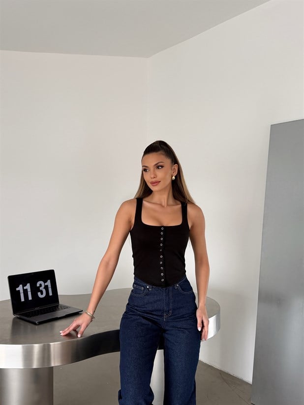 Kare Yaka Çıtçıtlı Bluz - Siyah