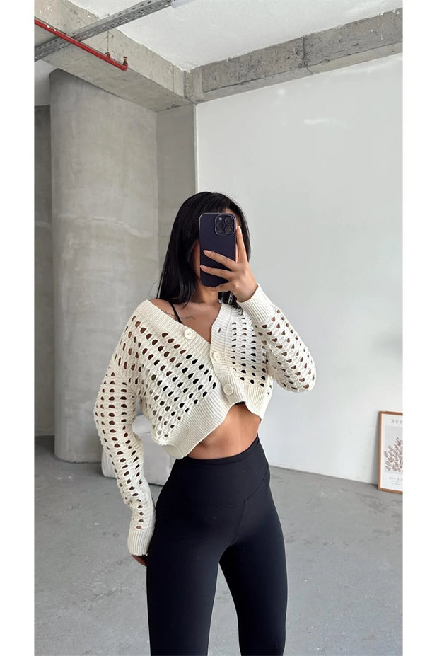 Delik Detaylı Crop Hırka Krem - Krem