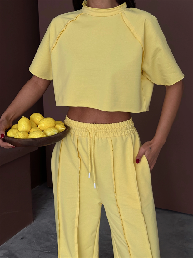 Ters Dikiş Detay Crop Takım - Sarı