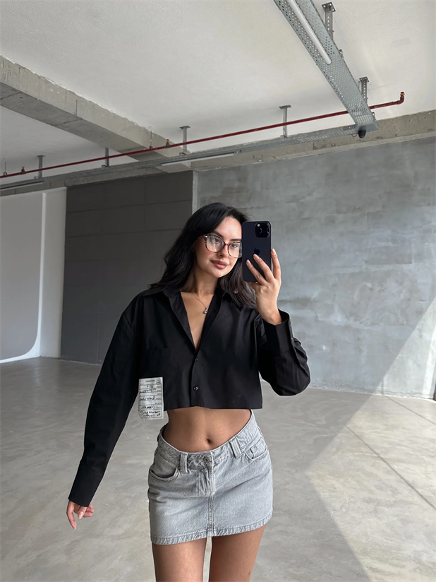 Daisy Cep Üstü Arma Detay Crop Gömlek Siyah - Siyah
