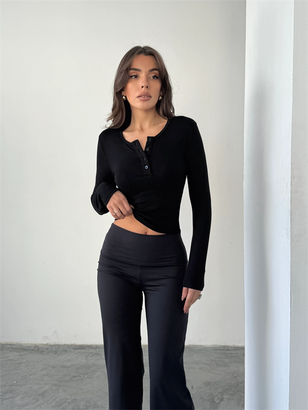 Yarım Düğmeli Bluz - Siyah