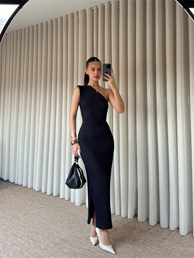 Tek Omuz Gofre Elbise - Siyah