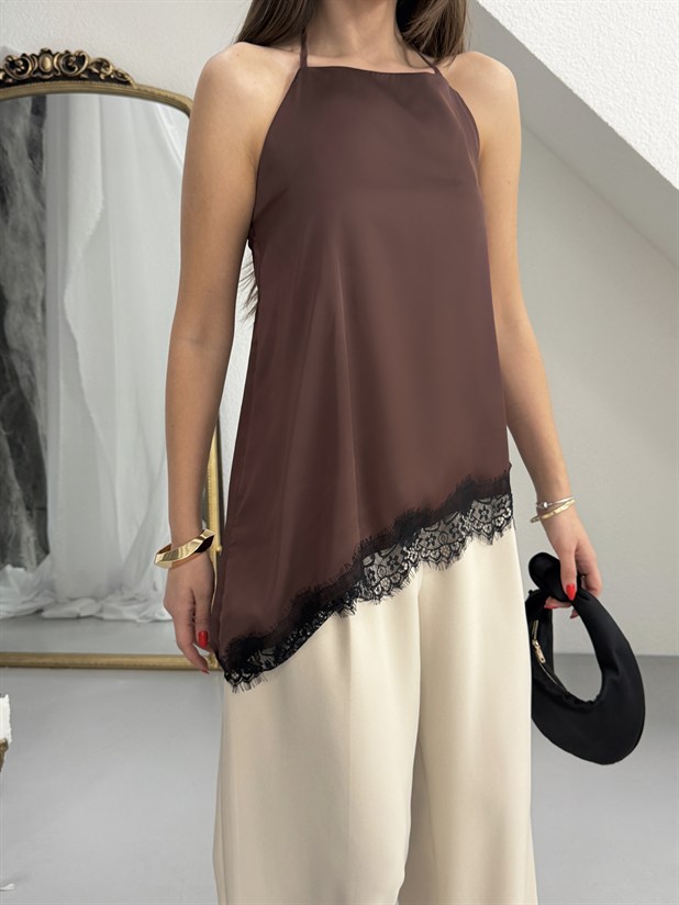 Altı Dantelli Asimetrik Saten Bluz - Kahve