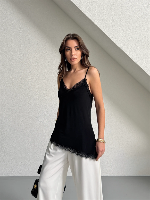 Dantel Detaylı İp Askılı Bluz - Siyah