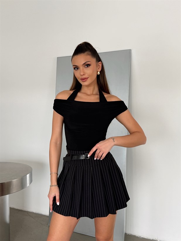 Madonna Yaka İçten Atletli Bluz - Siyah