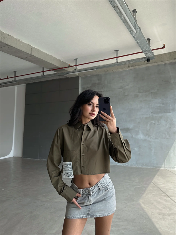 Daisy Cep Üstü Arma Detay Crop Gömlek Haki Yeşil - Haki Yeşil