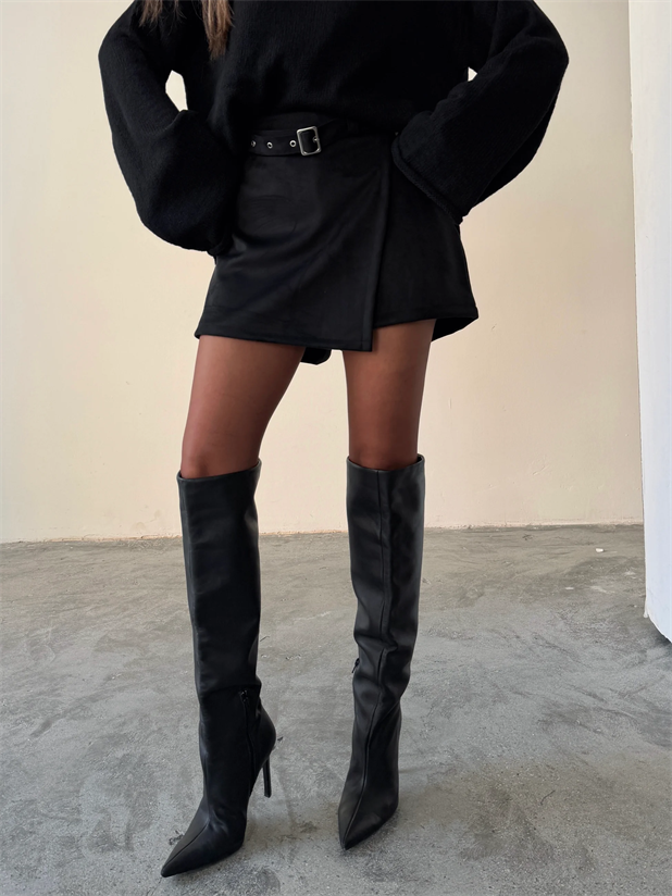 Süet Kemerli Şort Etek - Siyah