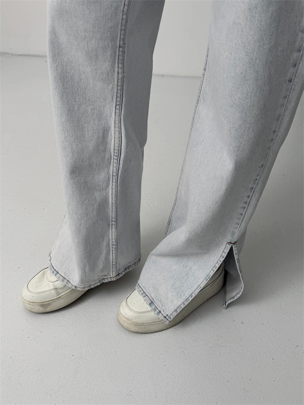 Paçası Yırtmaçlı Jean  - Buz Mavi