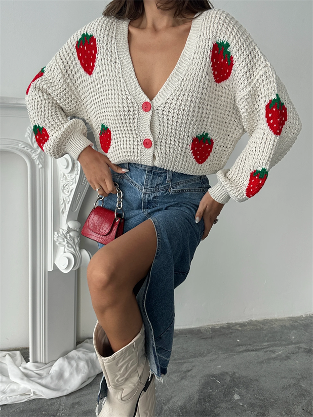 Çilek Nakışlı Hırka - Ekru