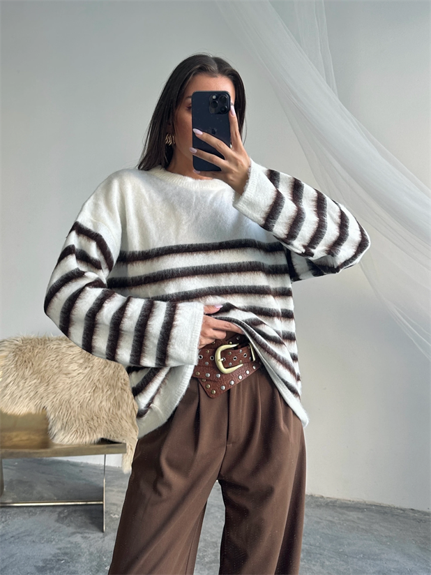 Bisiklet Yaka Çizgili Kazak - Kahve