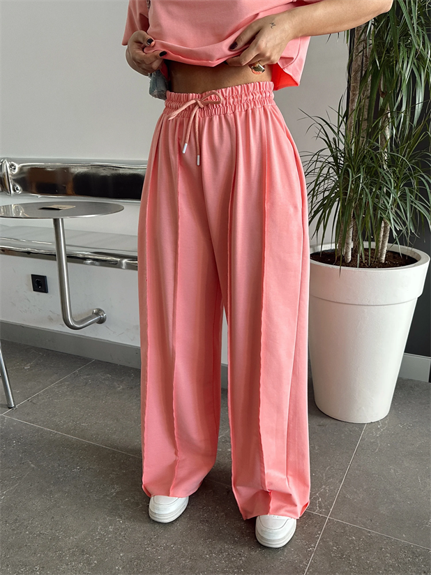 Ters Dikiş Detay Crop Takım - Yavruağzı