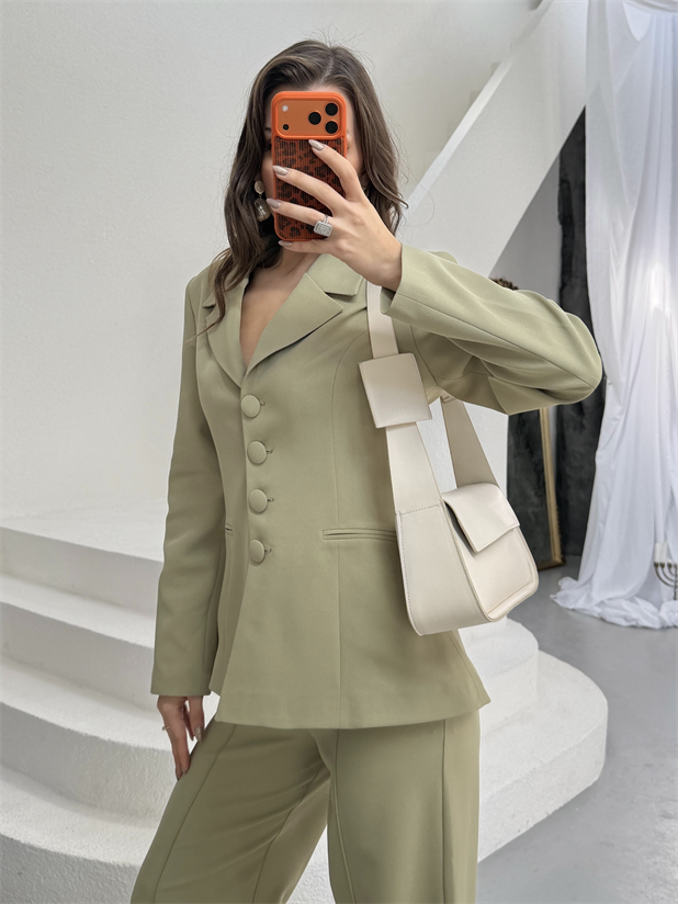 Aksesuar Detaylı Omuz Çantası - Bej