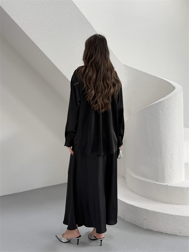 Krep Saten Gömlekli Takım - Siyah