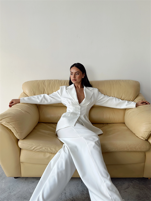 Pile Detay Oturtmalı Blazer Ceket  - Beyaz