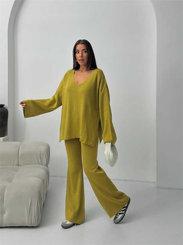 V Yaka Triko Takım - Yağ Yeşili