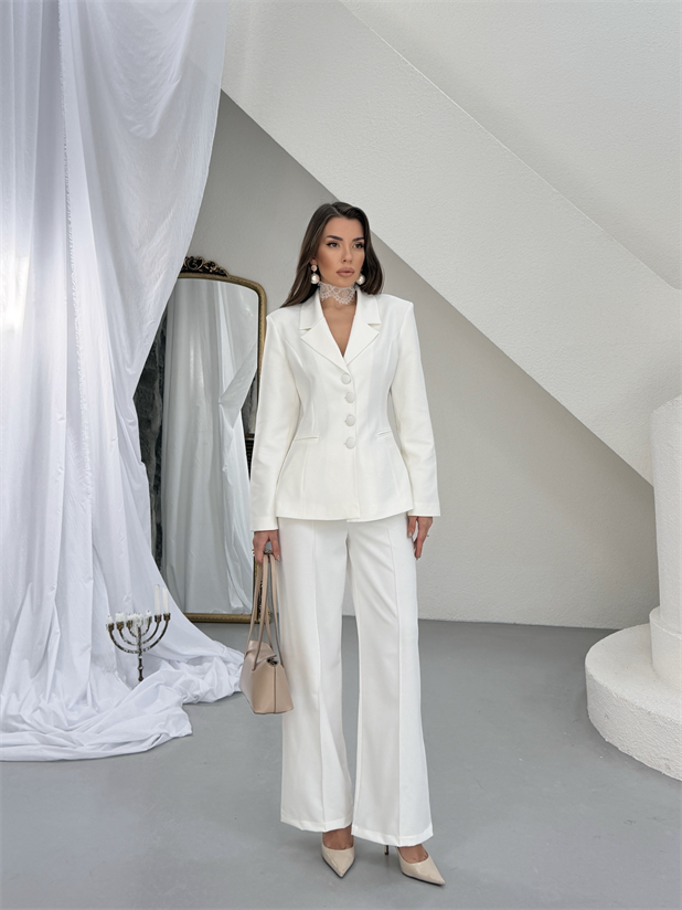 Dört Düğmeli Ceket Pantolon Takım - Beyaz