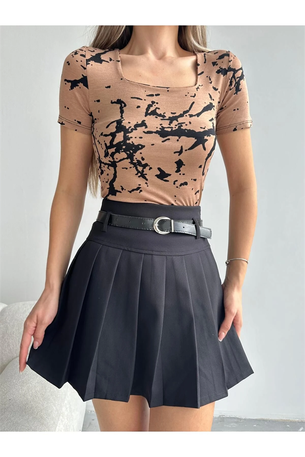 Desenli Kare Yaka Kısa Kol Bluz Vizon Batik - Vizon