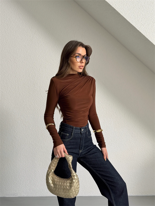 Dik Yaka Drapeli Uzun Kol Bluz - Kahve