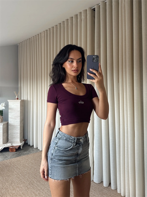 Geniş Yaka Baskılı Crop - Mürdüm