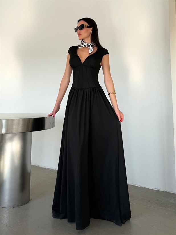 V Yaka Korse Detaylı Elbise - Siyah