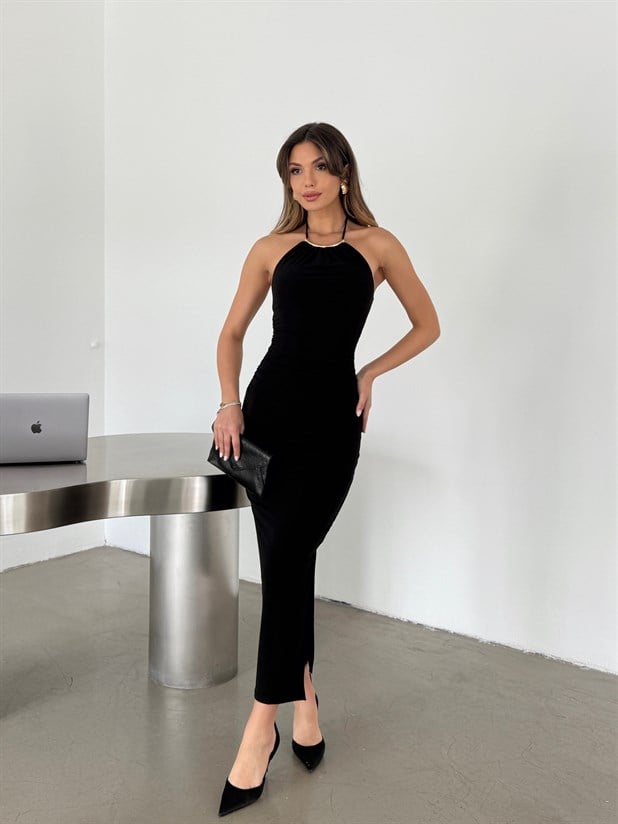 Boynu Aksesuar Detaylı Maxi Elbise - Siyah