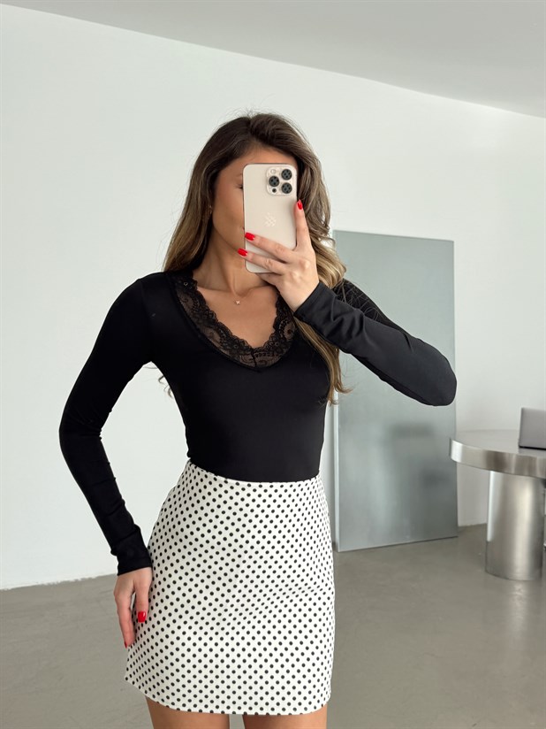 Uzun Kol V Yaka Dantel Bluz - Siyah