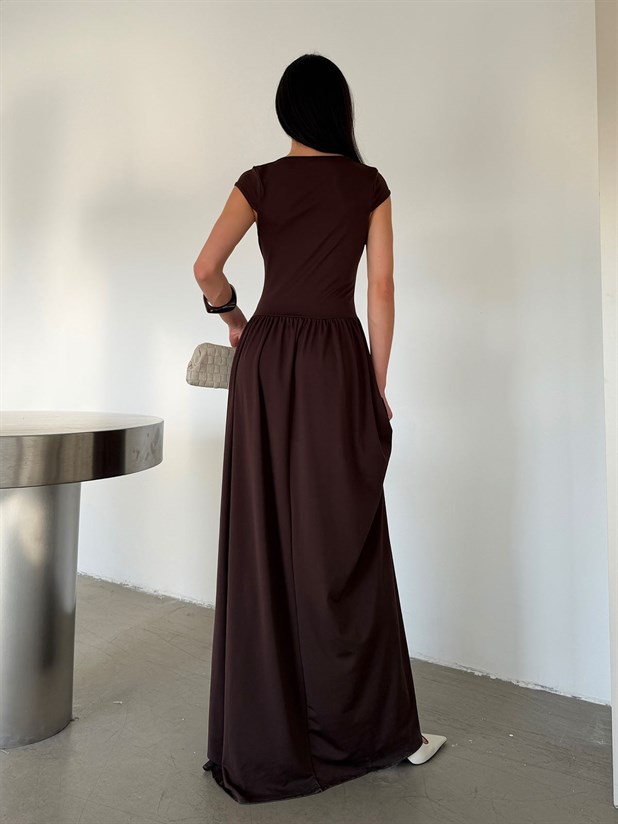 V Yaka Korse Detaylı Elbise - Kahve