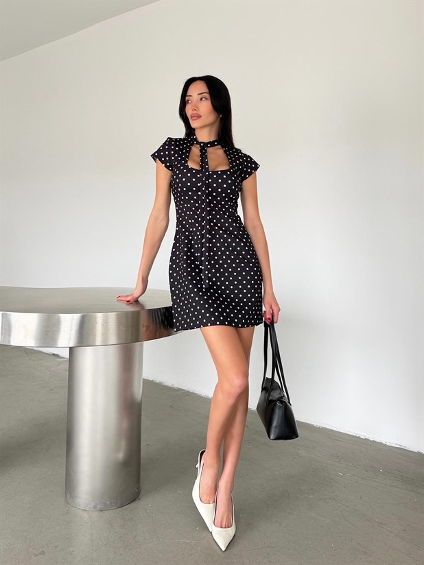 U Yaka Puantiyeli Mini Elbise - Siyah