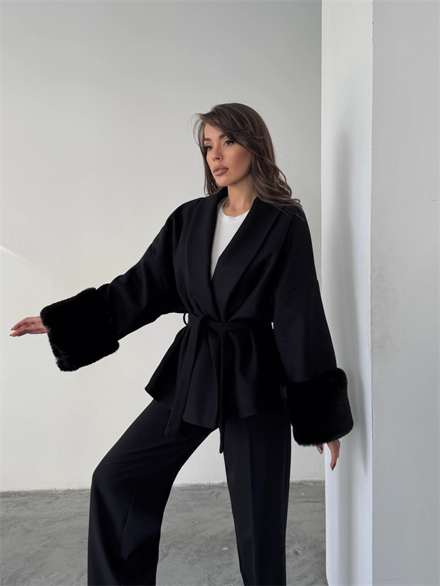 Kolları Kürklü Kuşaklı Kaşe Kaban  - Siyah