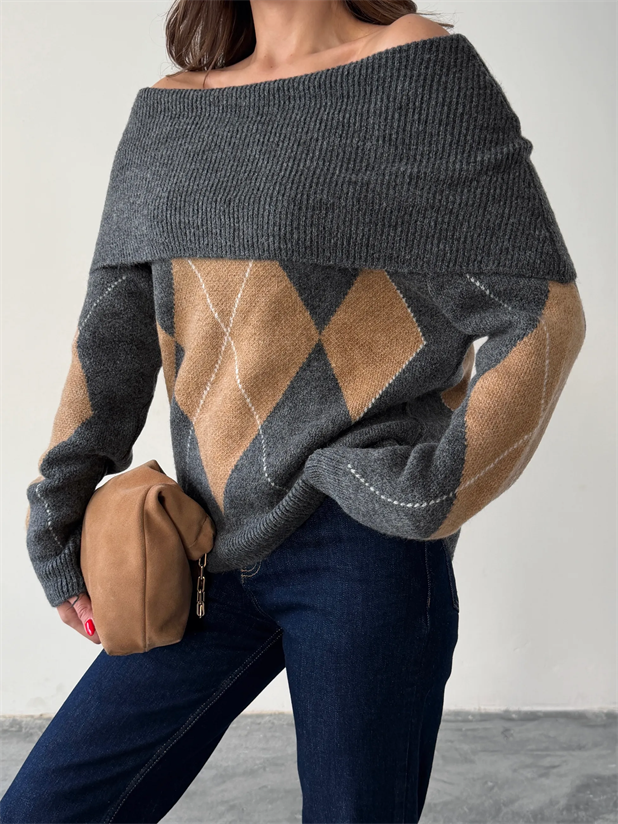 Baklavalı Madonna Yaka Kazak - Füme