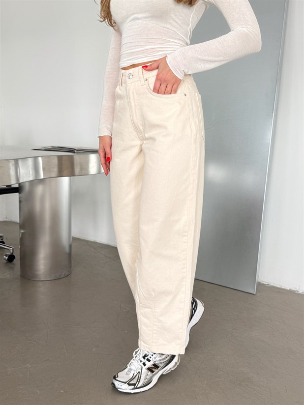 Paça Çift Pensli Boyfriend Jean - Krem