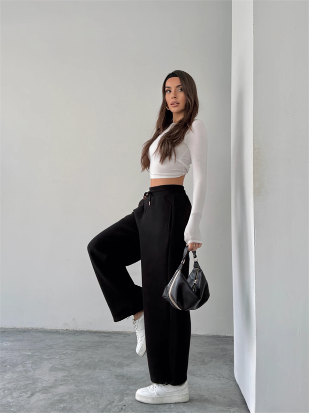 Paça Büzgülü Şardonlu Eşofman - Siyah