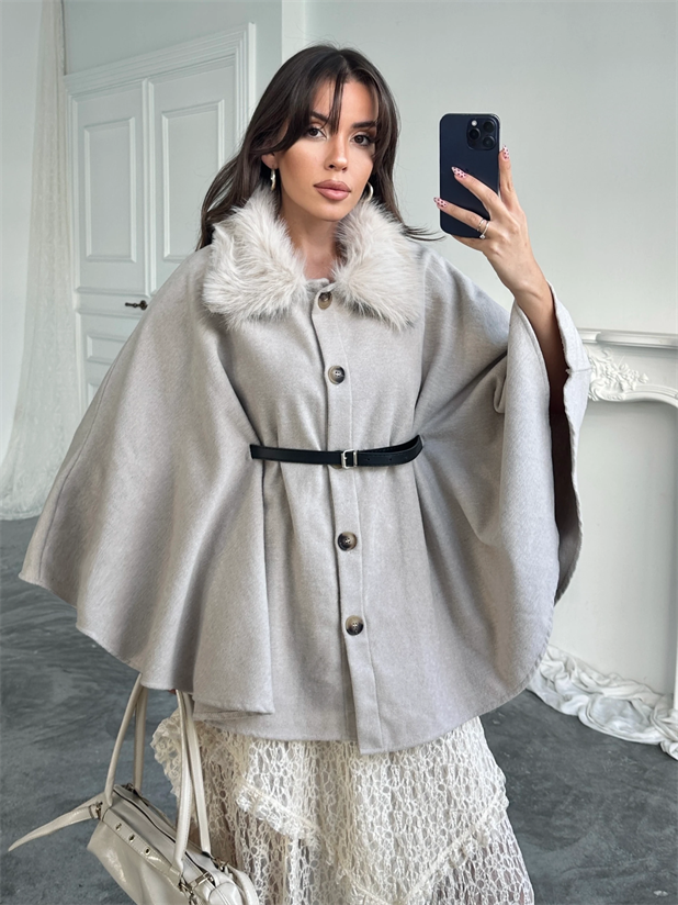 Yakası Kürklü Panço - Ekru