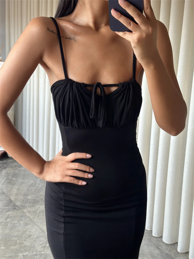 Göğüs Kulplu Askılı Elbise  - Siyah