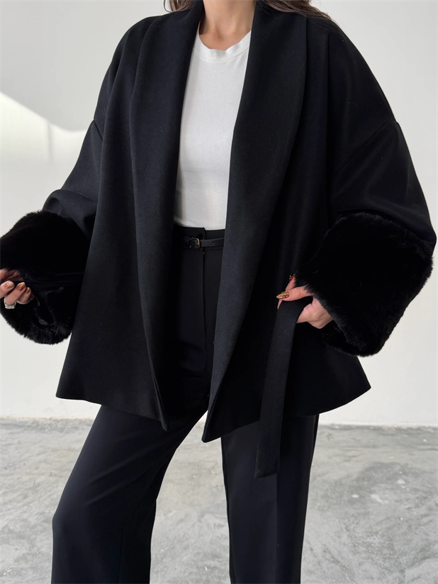 Kolları Kürklü Kuşaklı Kaşe Kaban  - Siyah