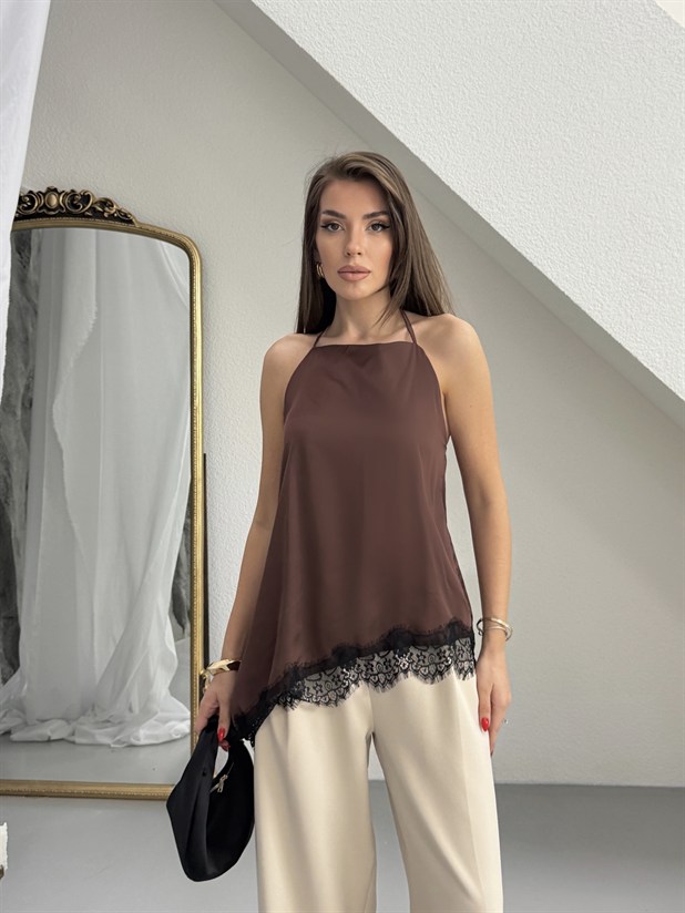Altı Dantelli Asimetrik Saten Bluz - Kahve