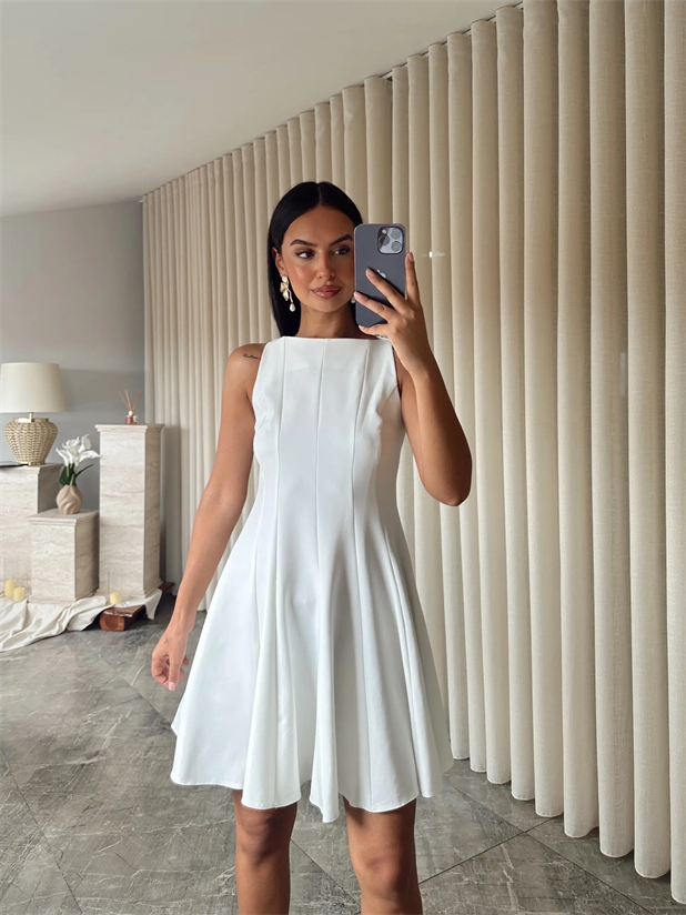 Kolsuz Kloş Elbise - Beyaz