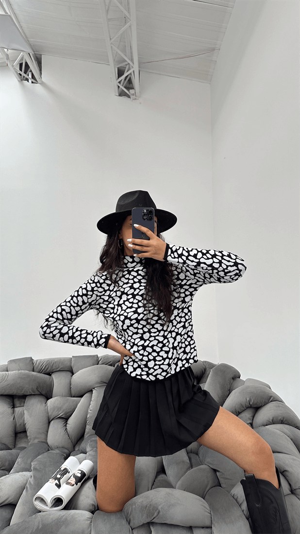 Desenli Dik Yaka Triko Bluz Desenli-Siyah - Siyah