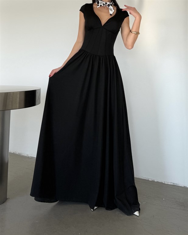 V Yaka Korse Detaylı Elbise - Siyah